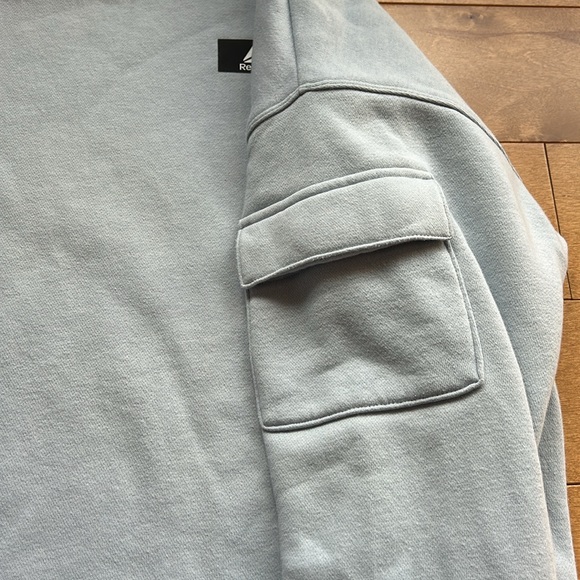 Reebok Cropped Crewneck - Picture 3 of 5